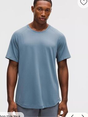 Lululemon Men's License to train Short Sleeve Shirt Steel Blue Athleisure Gym